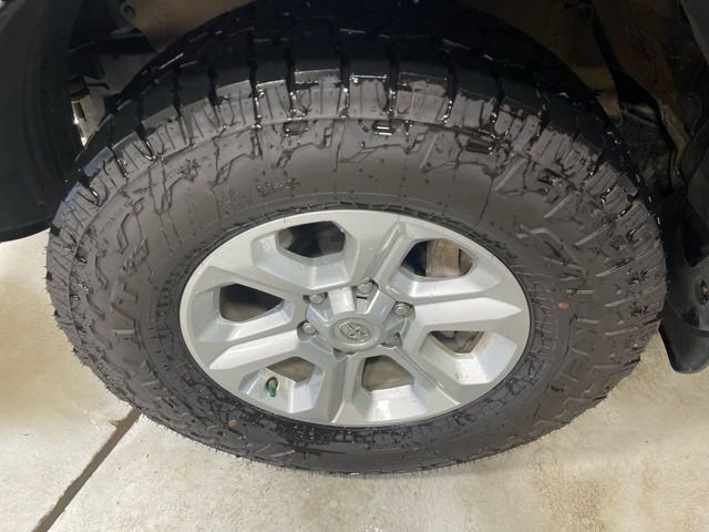 Used 2023 Toyota 4Runner SR5 AWD/4WD image 10