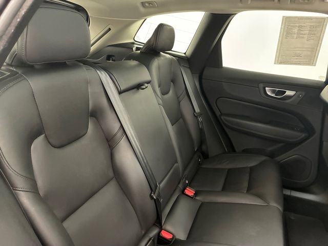 Used 2024 Volvo XC60 B5 Core image 16