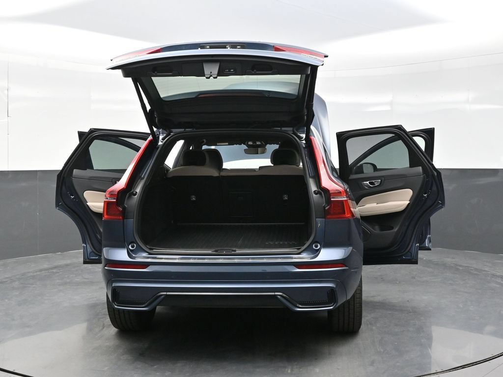 Used 2026 Volvo XC60 B5 Plus AWD/4WD image 42