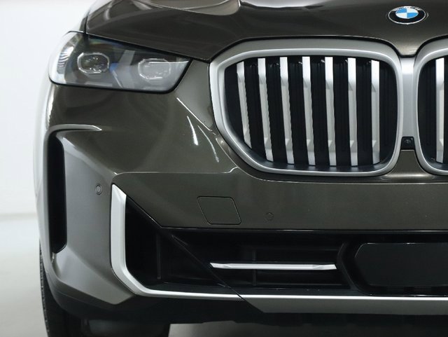 Certified 2025 BMW X5 xDrive40i w/ Premium Package image 6