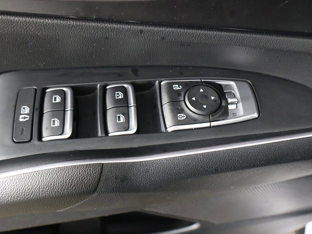 Used 2023 Kia Sorento LX image 33