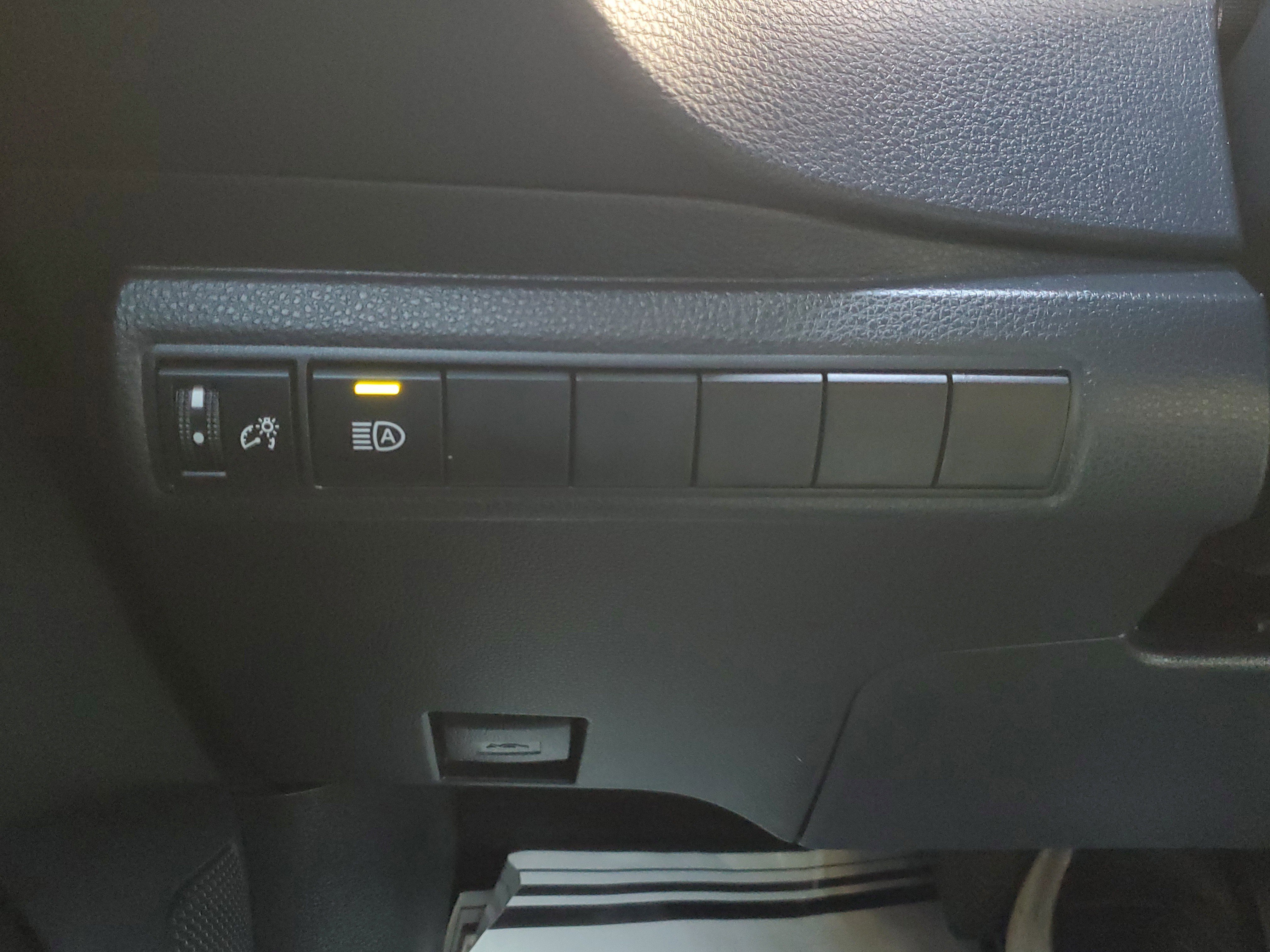 Used 2024 Toyota Corolla LE image 29