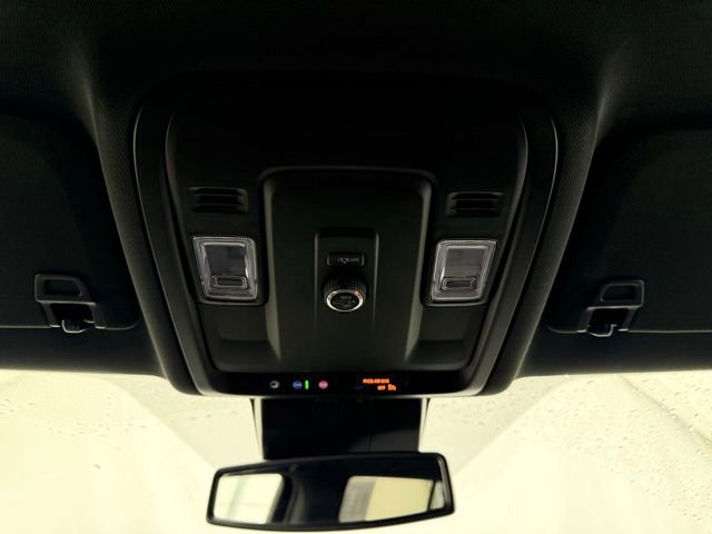 Used 2025 Chevrolet Suburban Z71 AWD/4WD image 43