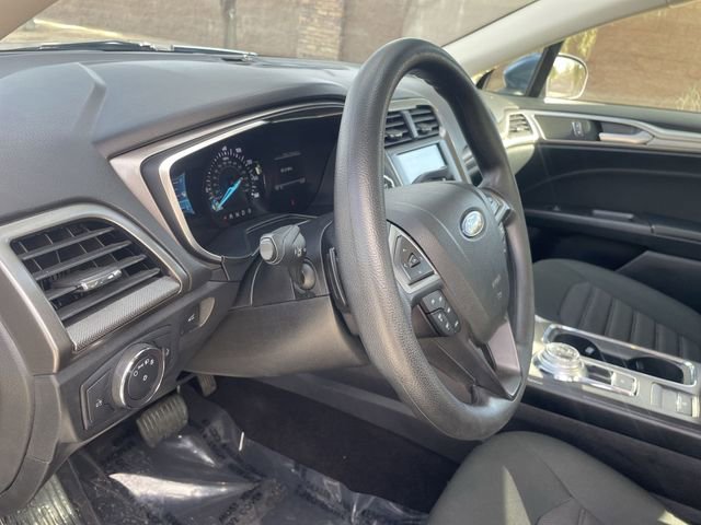 Used 2019 Ford Fusion SE image 10