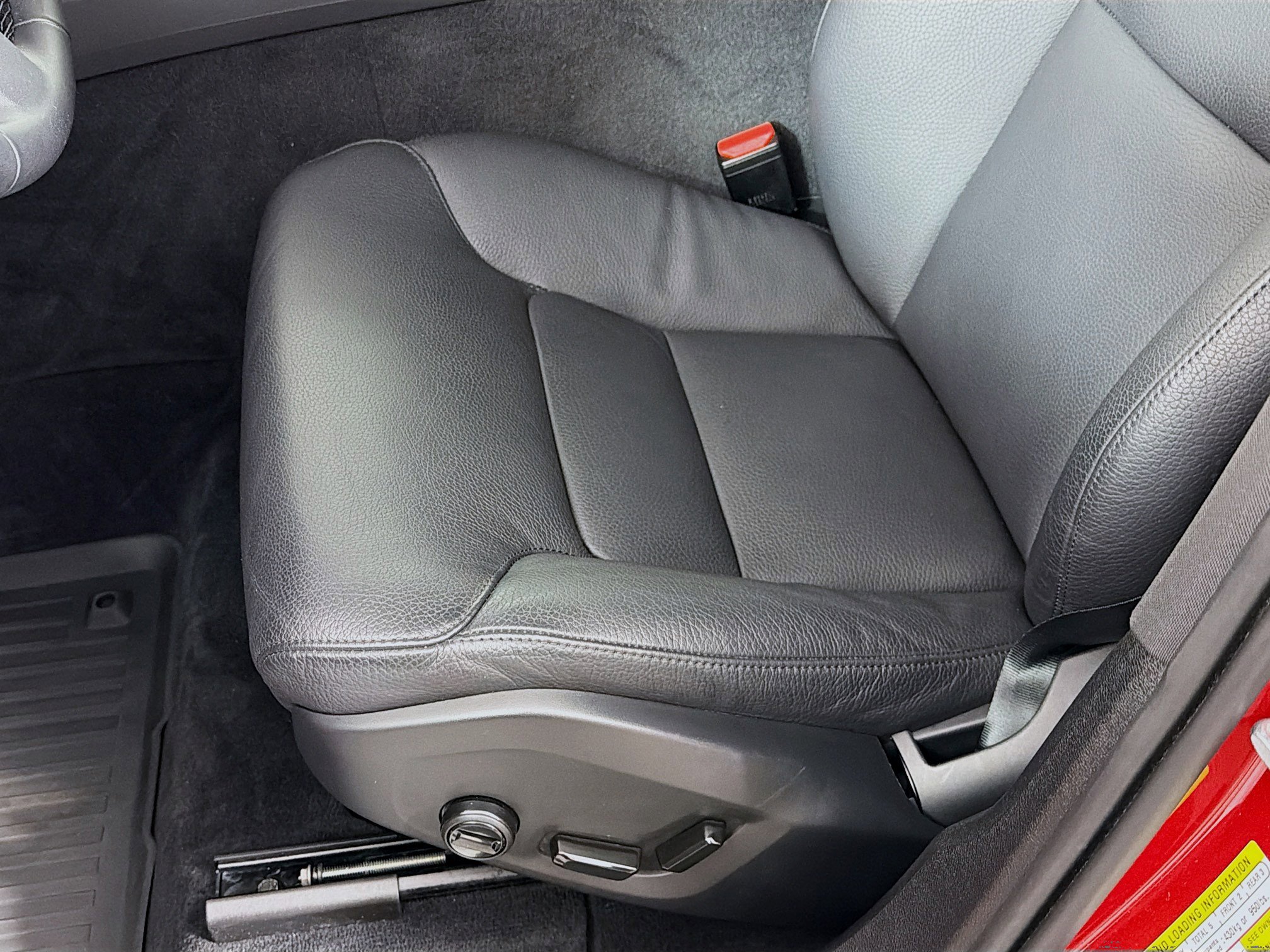 Used 2024 Volvo XC60 B5 Plus w/ Climate Package image 22