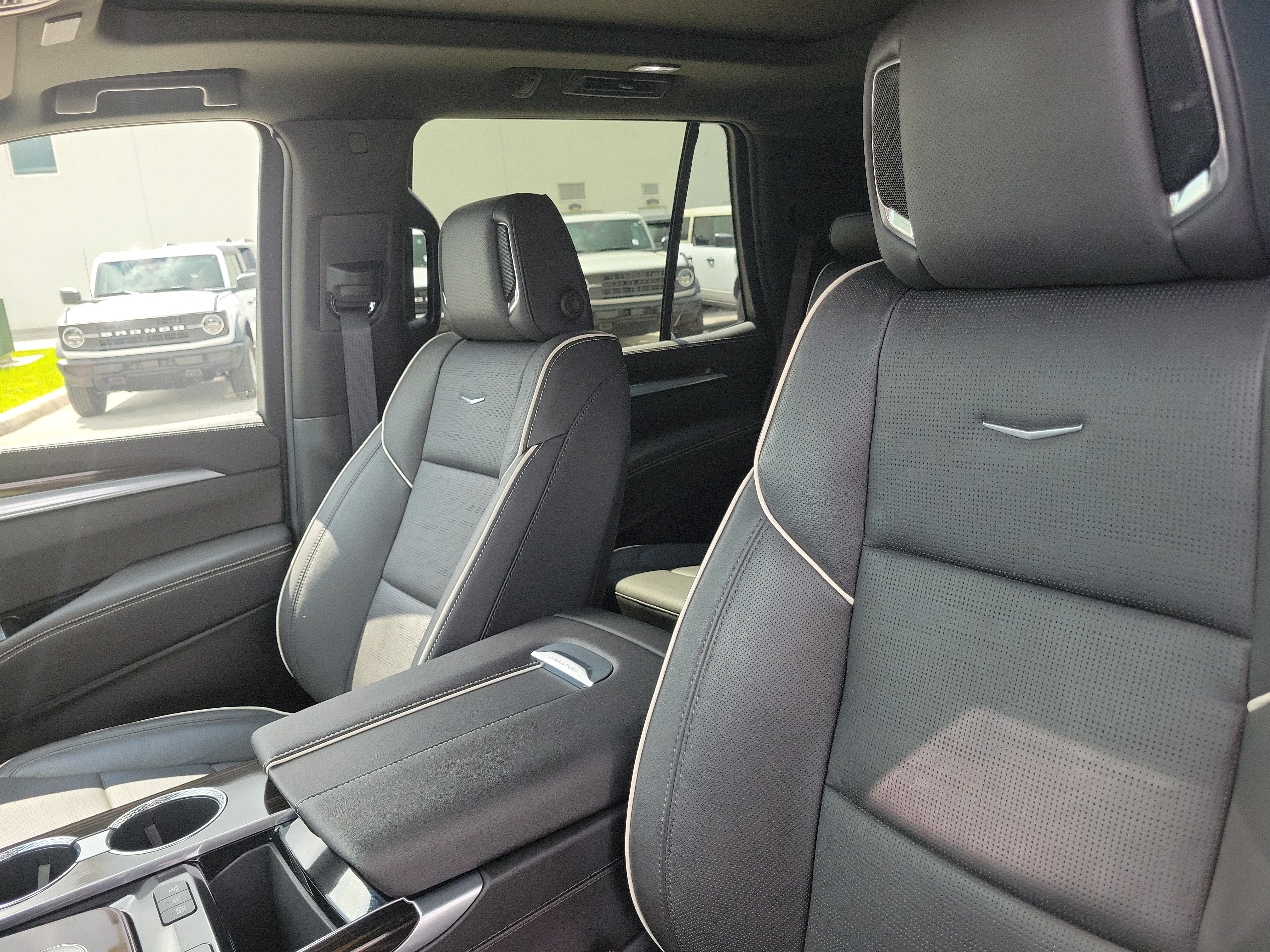 Used 2025 Cadillac Escalade Premium Luxury w/ Touring Package AWD/4WD image 13