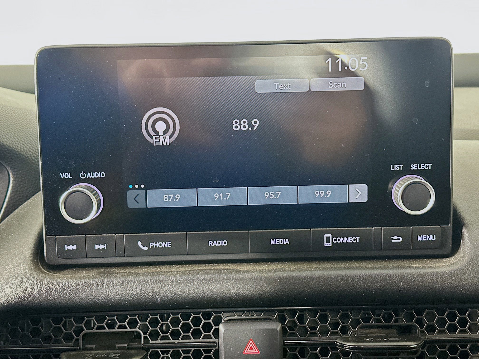 Used 2025 Honda HR-V LX image 19