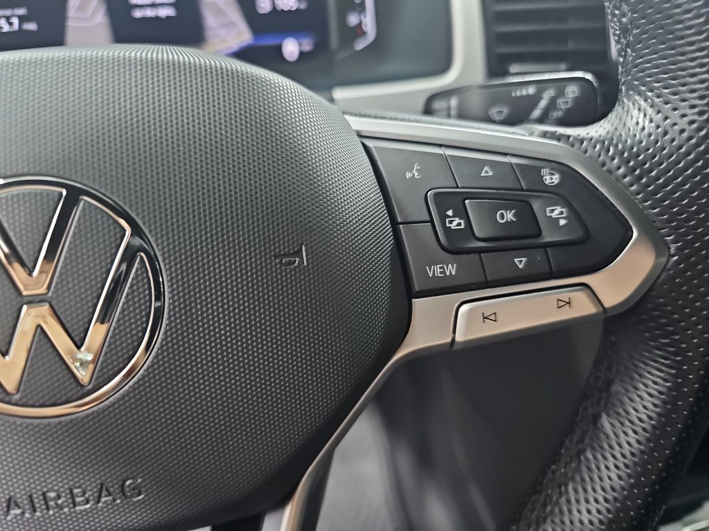Used 2022 Volkswagen Atlas Cross Sport SEL R-Line AWD/4WD image 20