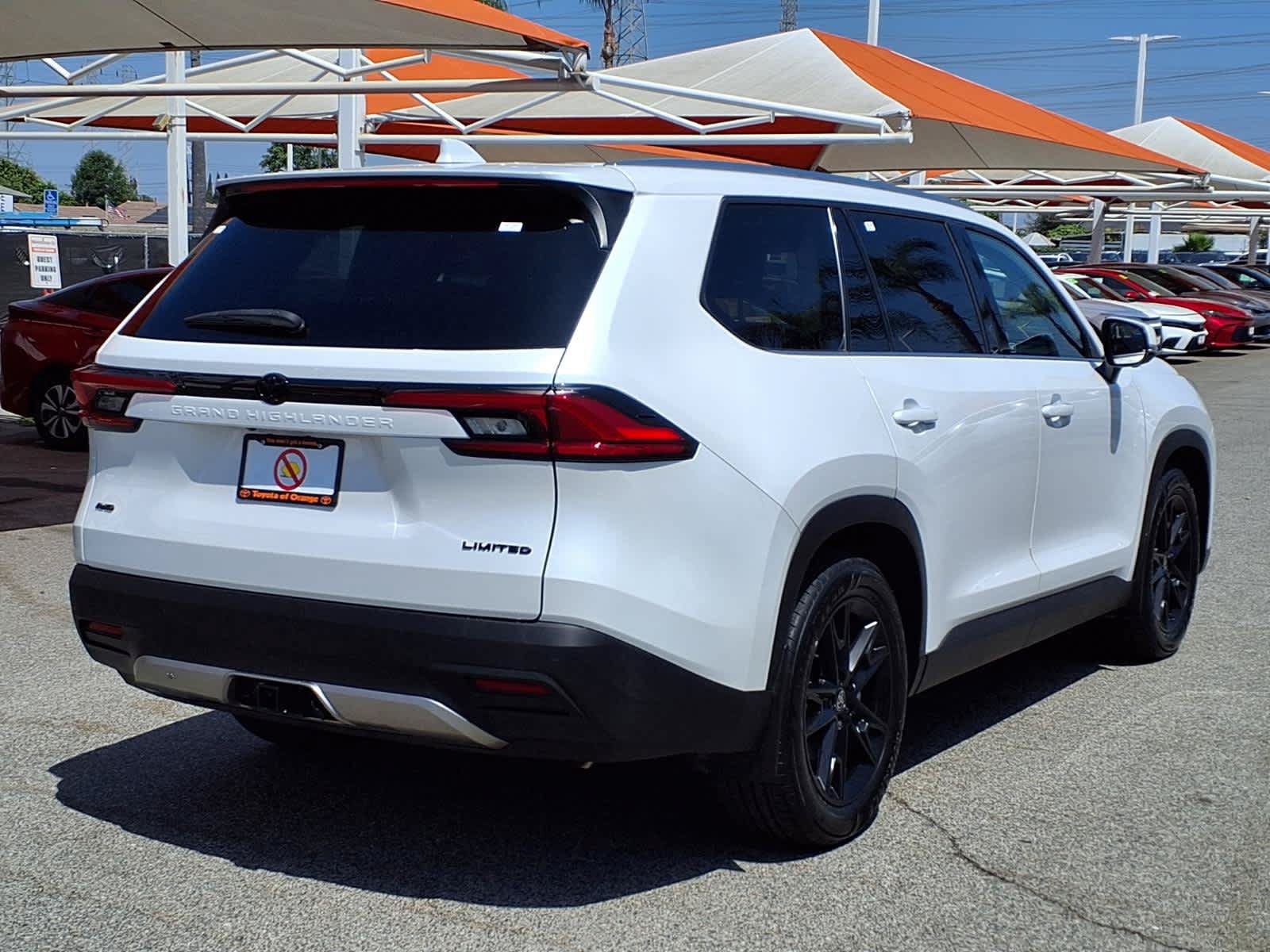 Used 2024 Toyota Grand Highlander AWD image 6