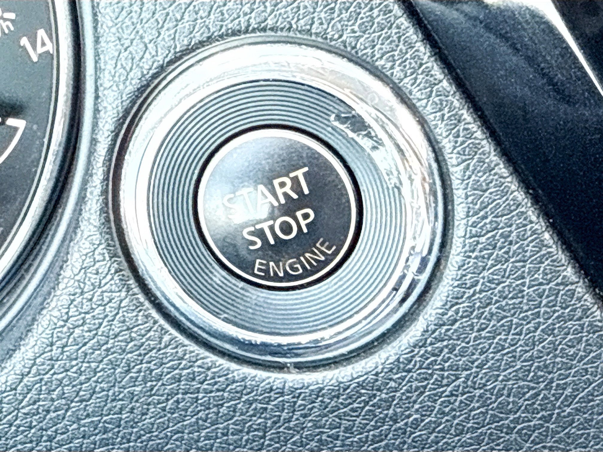 Used 2017 Nissan Rogue SV FWD image 34