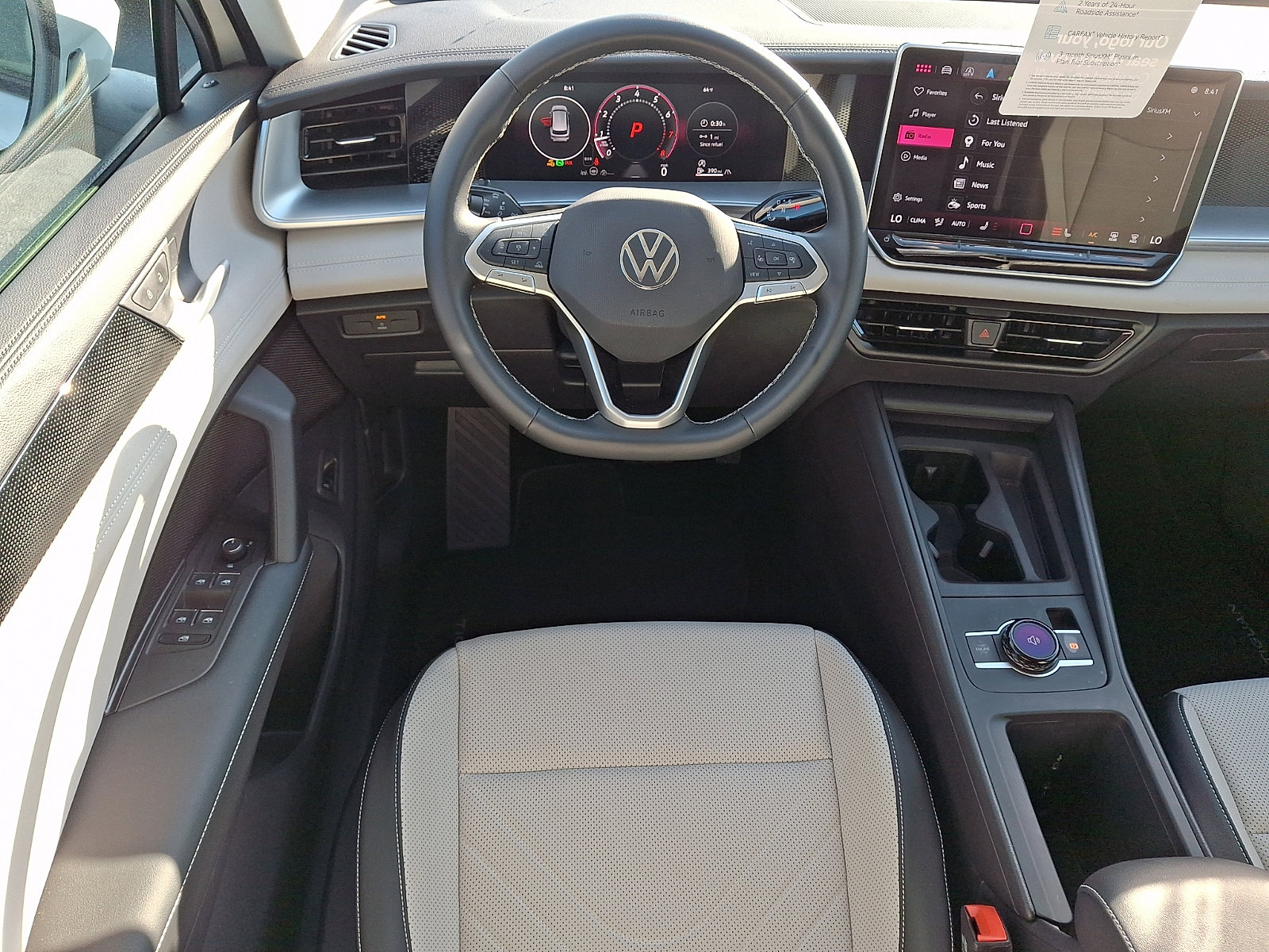 Certified 2025 Volkswagen Tiguan SE image 11