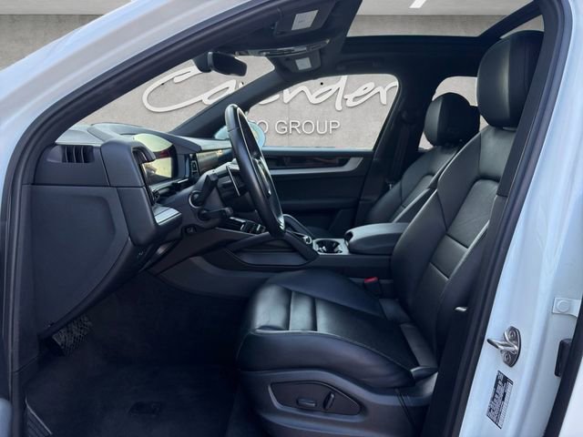 Used 2024 Porsche Cayenne AWD/4WD image 19