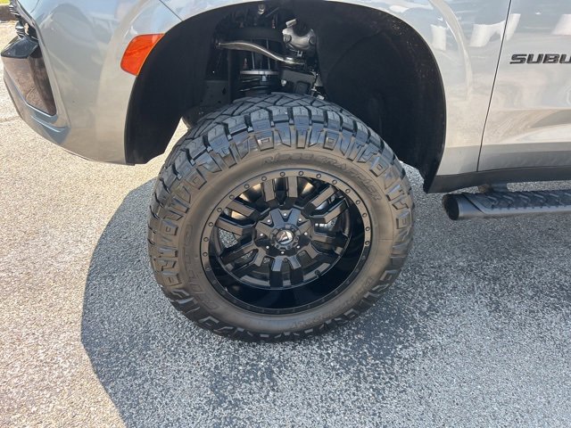 Used 2023 Chevrolet Suburban Z71 w/ Luxury Package image 10