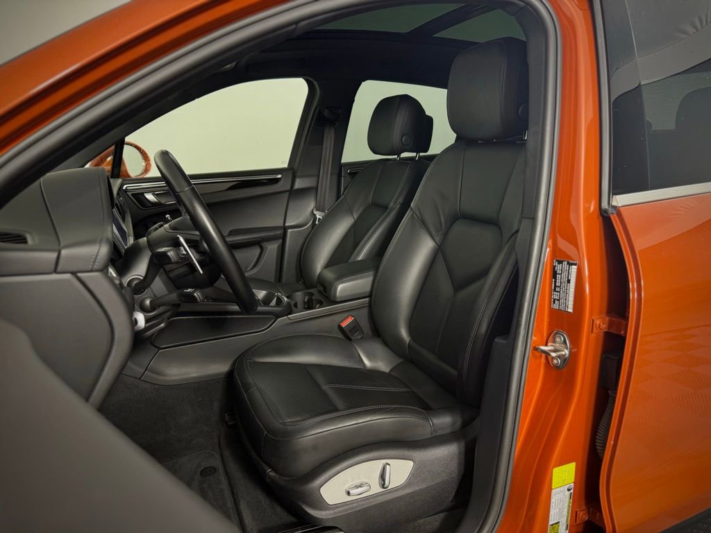 Certified 2022 Porsche Macan S AWD/4WD image 5