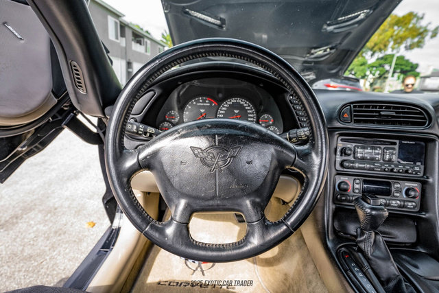 Used 2001 Chevrolet Corvette Coupe w/ Preferred Equipment Group1 image 49