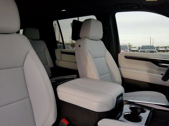 New 2026 Chevrolet Suburban Premier image 18