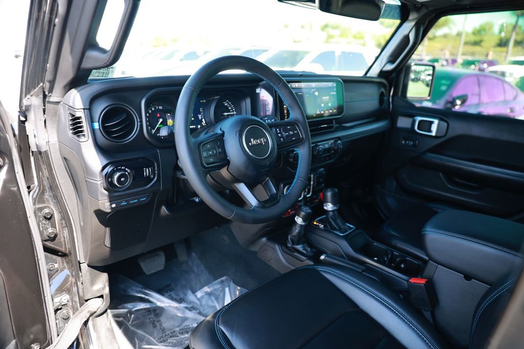 Used 2024 Jeep Wrangler Unlimited Rubicon 4xe image 14