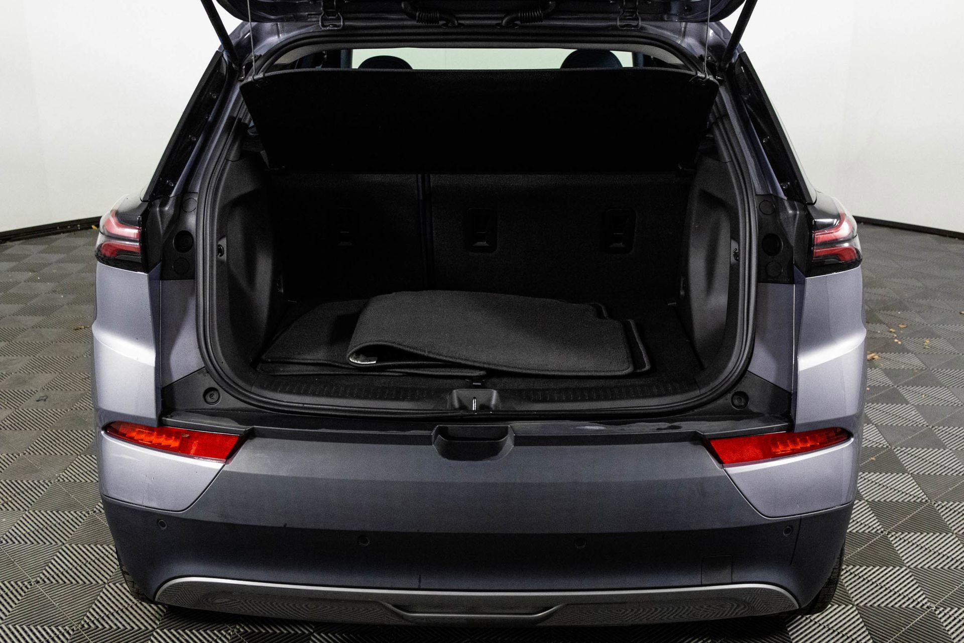 Used 2022 Chevrolet Bolt EUV Premier w/ Sun & Sound Package image 37