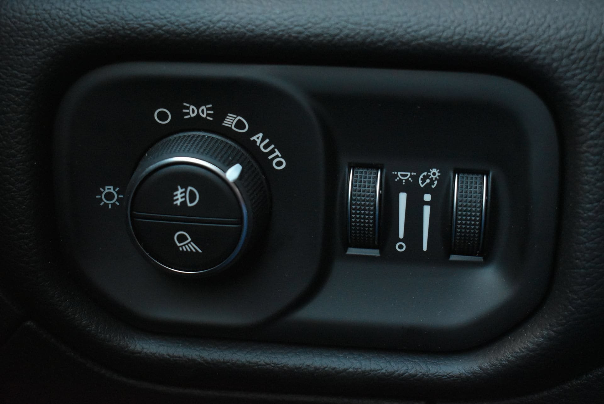 Used 2026 RAM 1500 Laramie AWD/4WD image 20