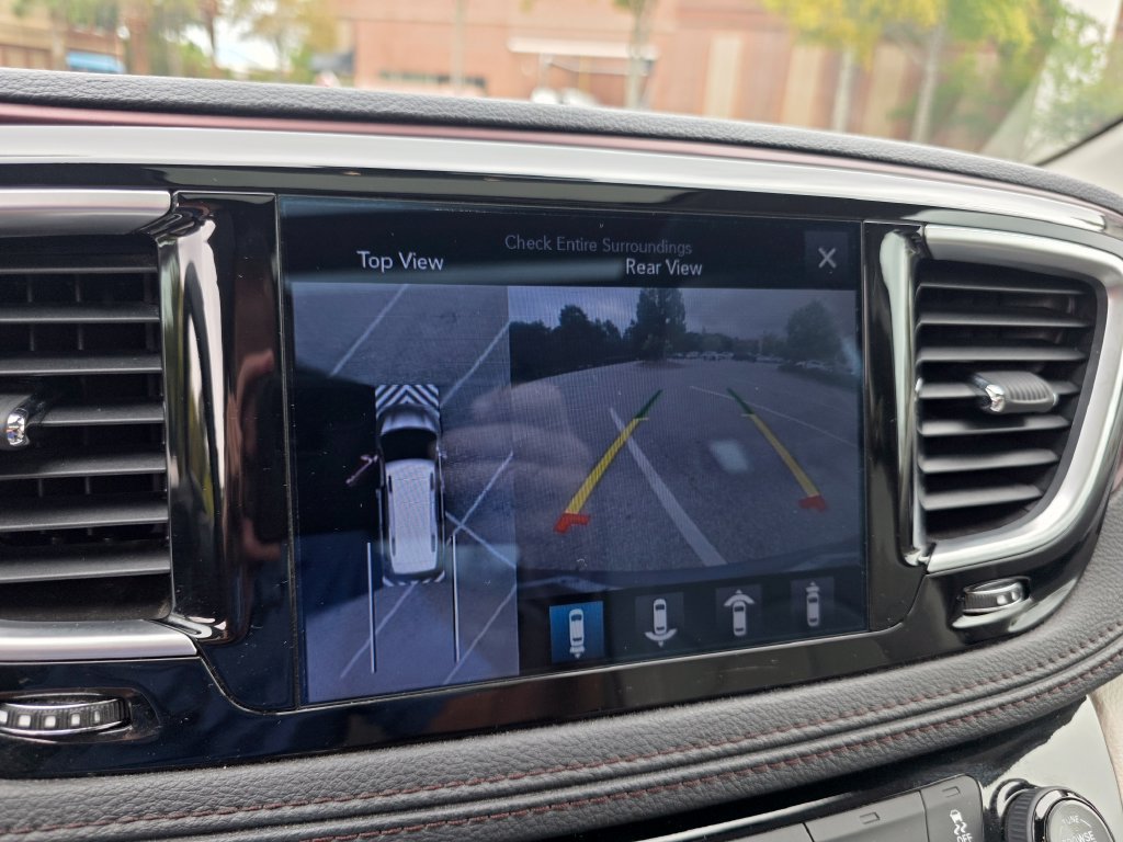 Used 2017 Chrysler Pacifica Limited FWD image 19
