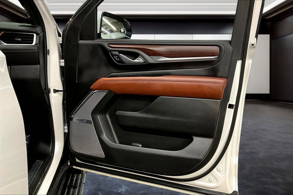 Used 2024 GMC Yukon XL Denali Ultimate AWD/4WD image 29