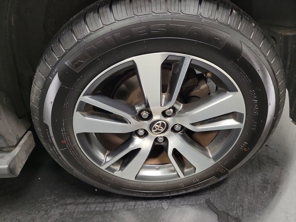 Used 2017 Toyota RAV4 XLE image 10