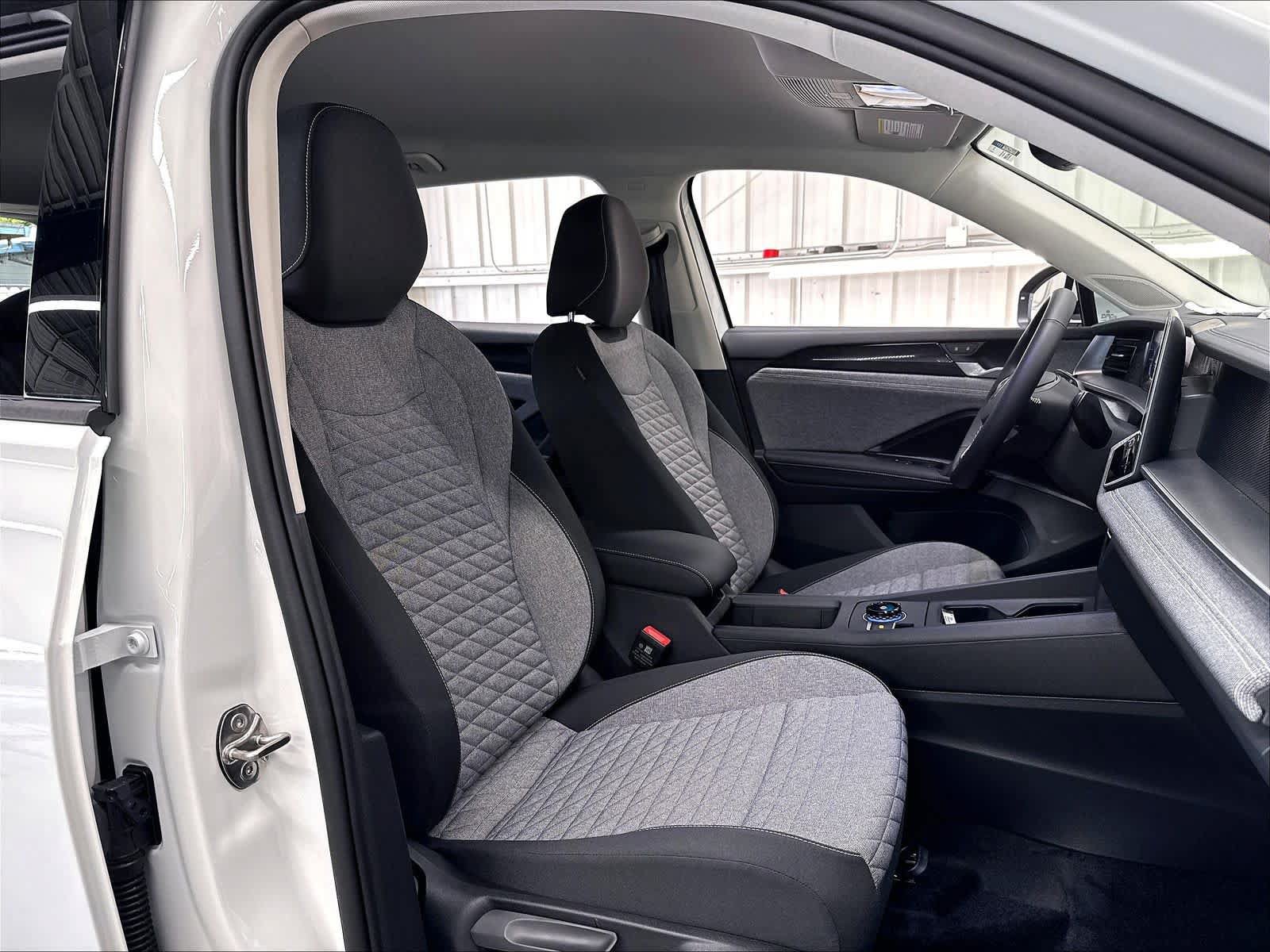 New 2026 Volkswagen Tiguan S AWD/4WD image 11