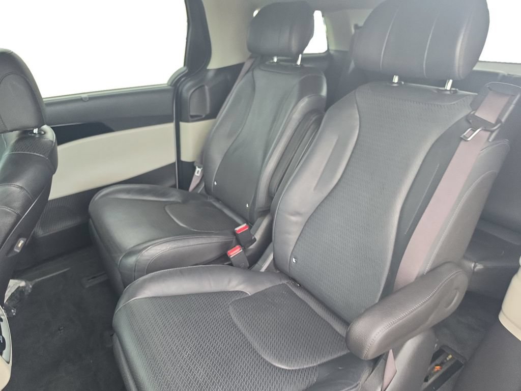 Used 2023 Kia Carnival SX Prestige FWD image 16