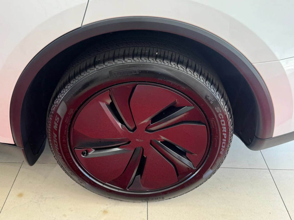 Used 2026 Tesla Model Y 2WD image 38