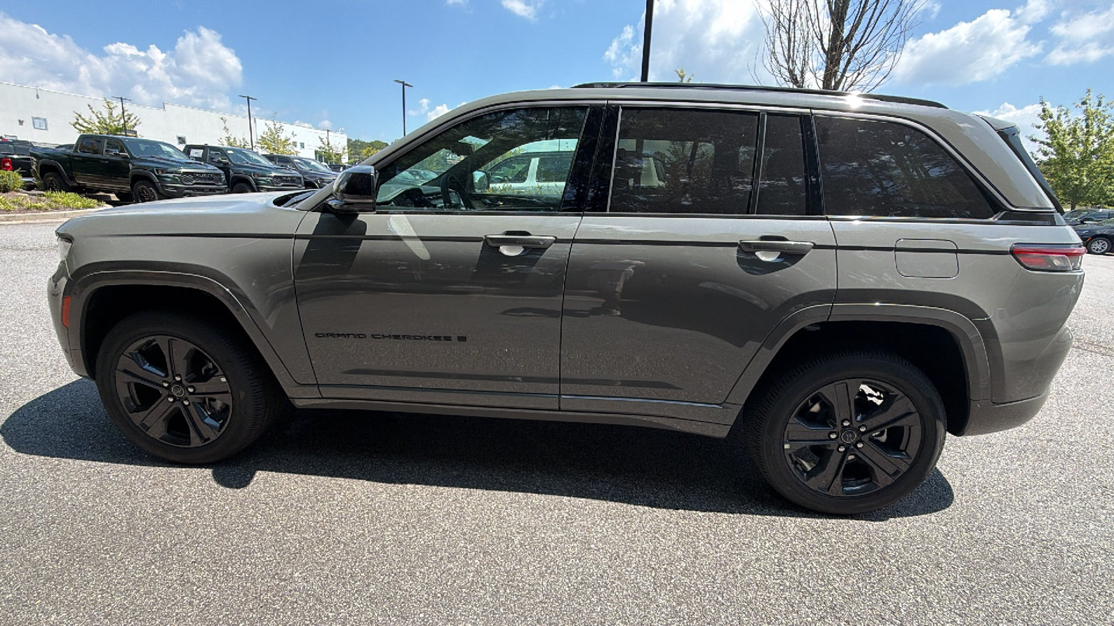 New 2027 Jeep Grand Cherokee Limited AWD/4WD image 11