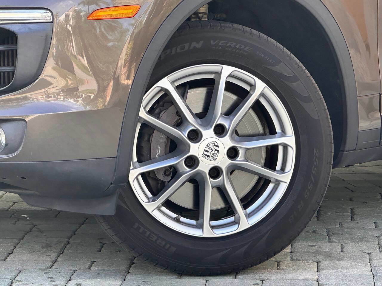 Used 2015 Porsche Cayenne Diesel AWD/4WD image 3