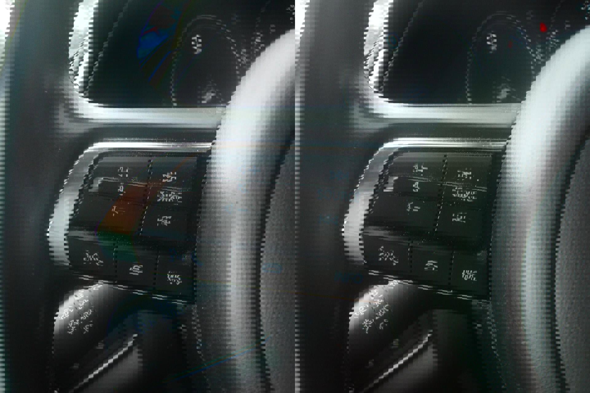 Used 2024 MAZDA CX-30 AWD 2.5 S w/ Premium Package image 17