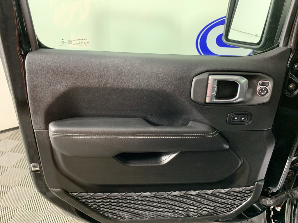 Used 2022 Jeep Wrangler Unlimited Sahara w/ Cold Weather Group image 13