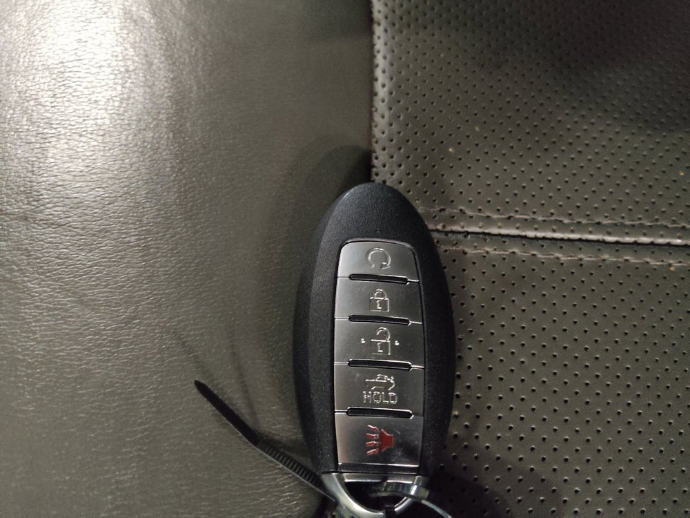 Used 2019 Nissan Pathfinder SL AWD/4WD image 32