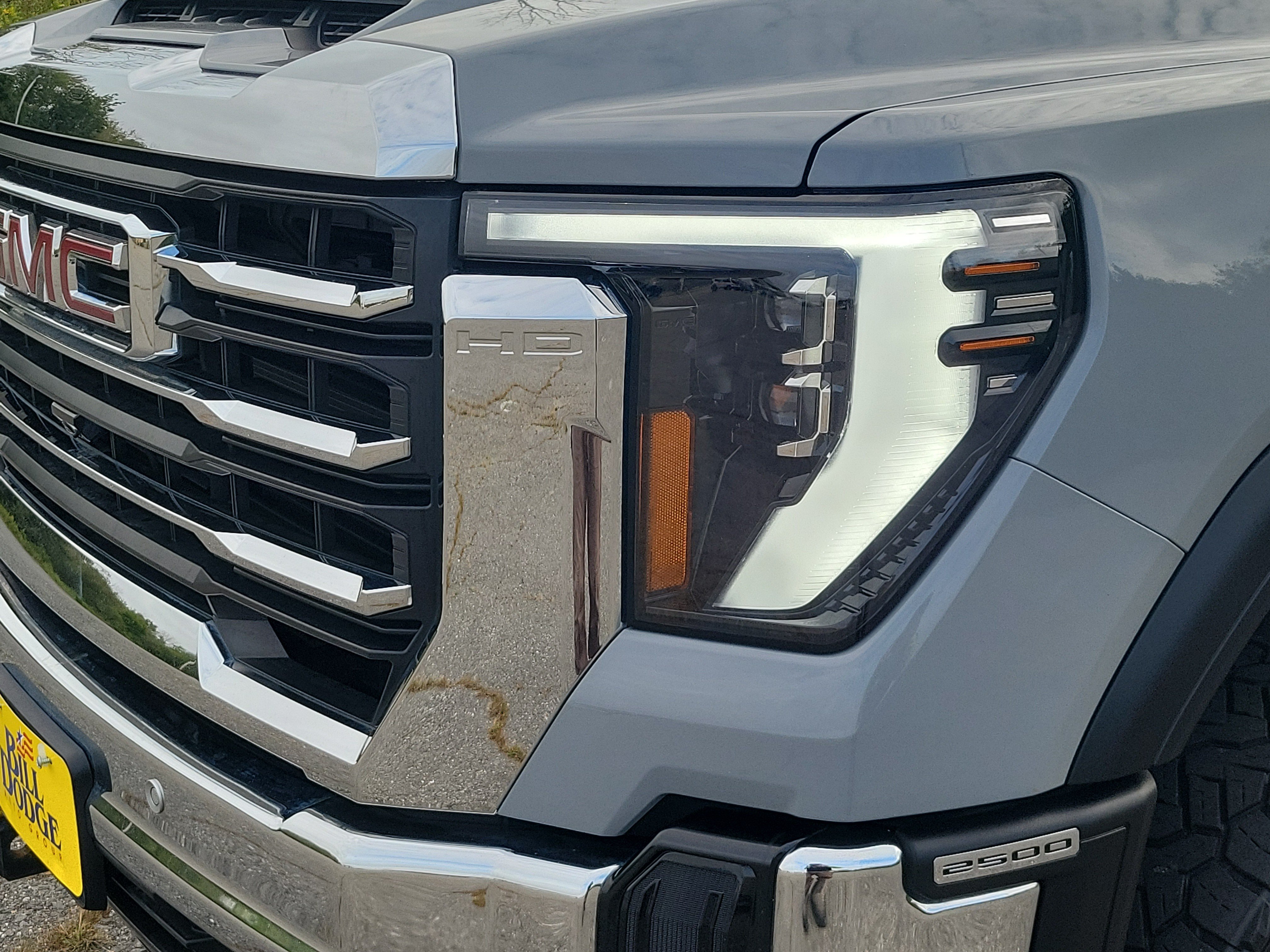 Used 2024 GMC Sierra 2500 SLT w/ SLT Premium Package AWD/4WD image 9