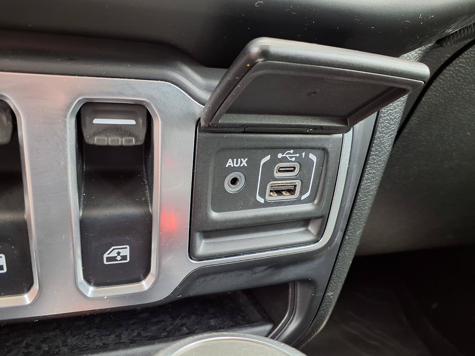 Used 2021 Jeep Wrangler Sport AWD/4WD image 8