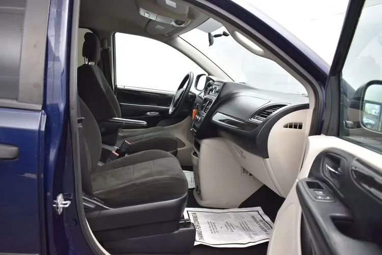 Used 2012 Dodge Grand Caravan American Value Package FWD image 17