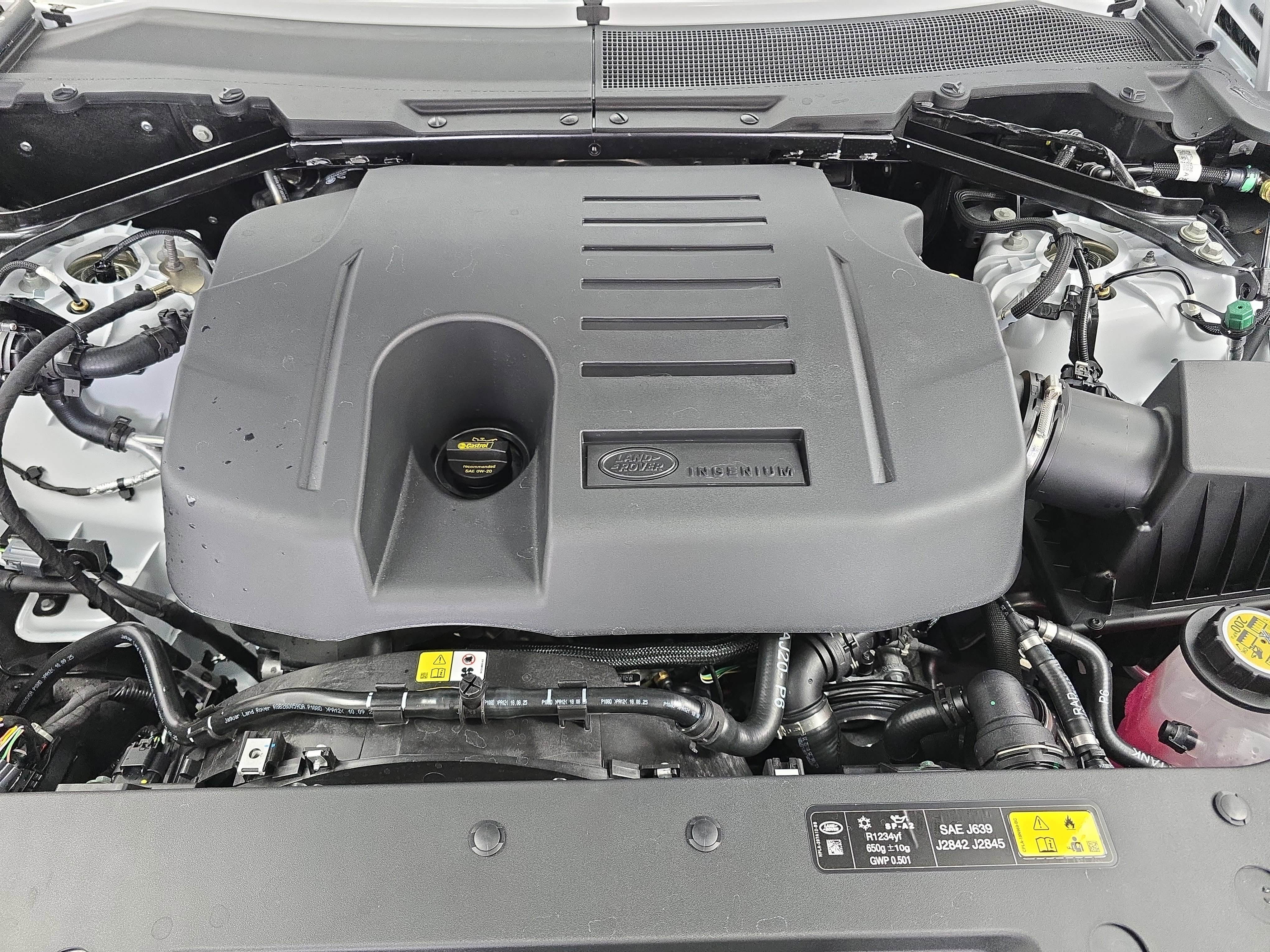 New 2026 Land Rover Defender 110 X-Dynamic SE AWD/4WD image 30