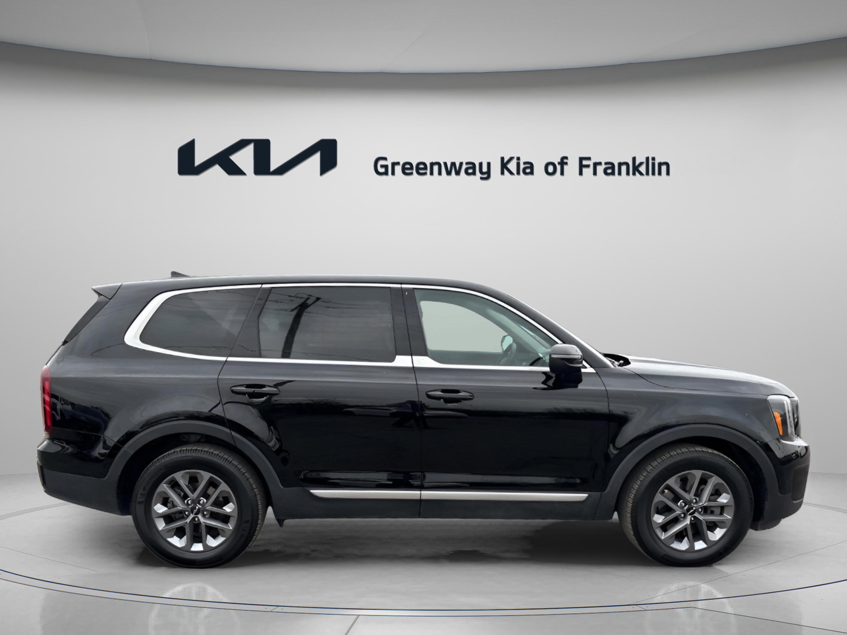 Used 2023 Kia Telluride LX image 8