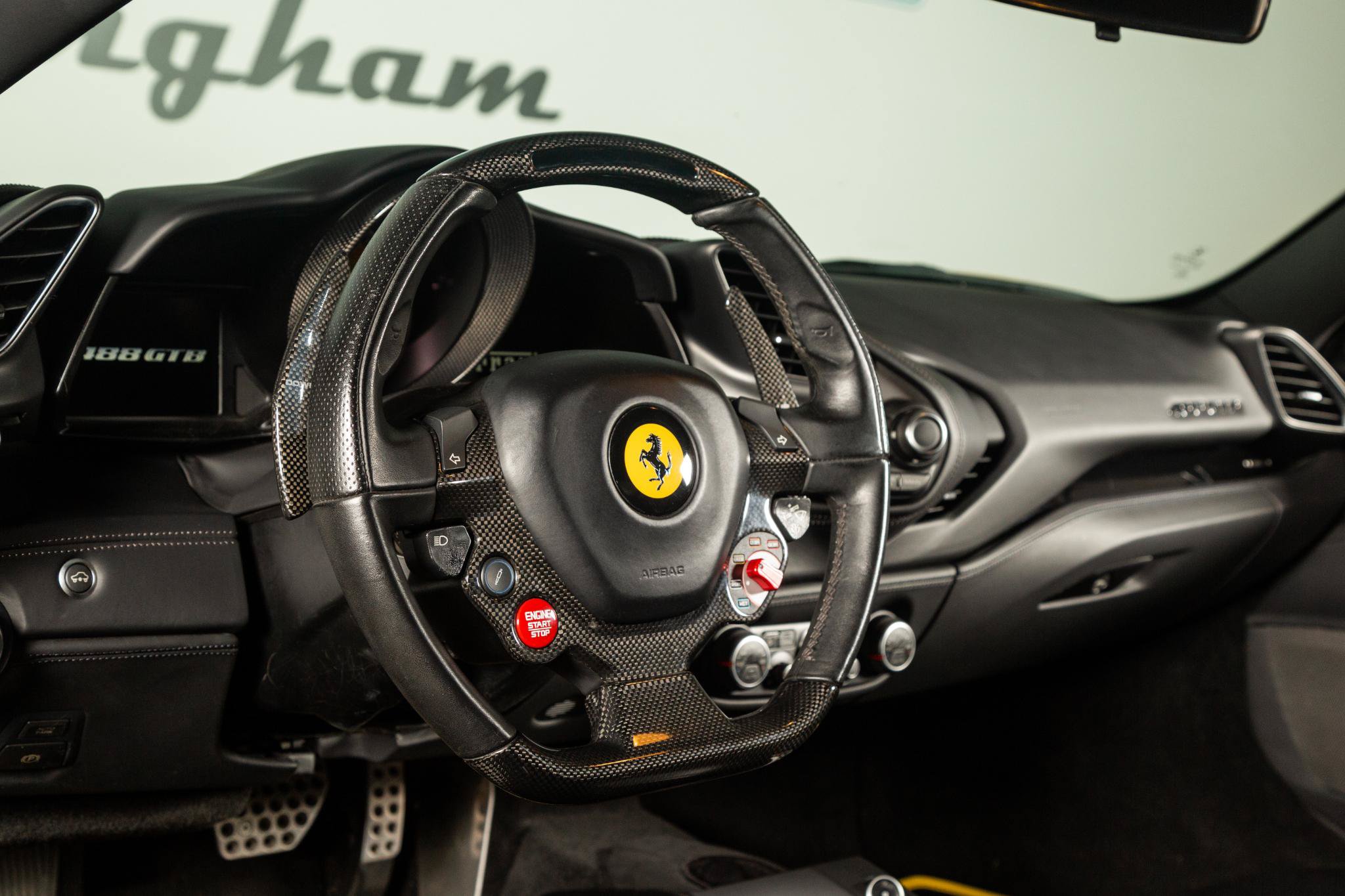 Used 2016 Ferrari 488 GTB RWD image 2