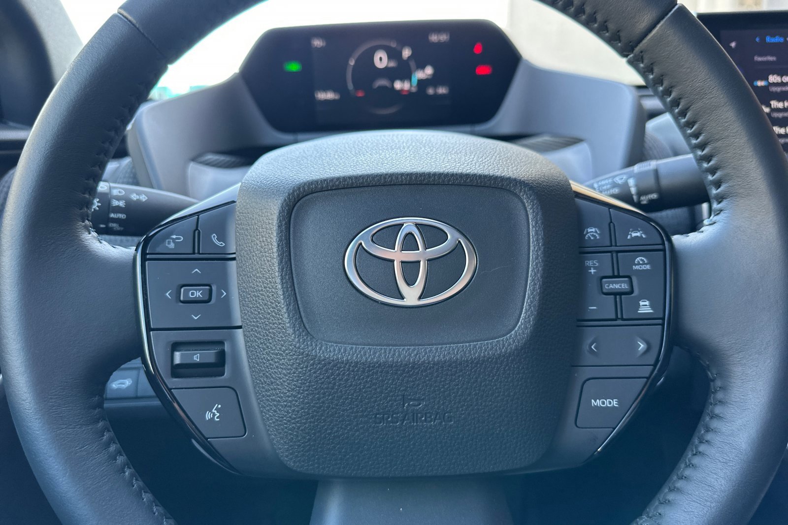 Used 2025 Toyota bZ4X AWD image 30