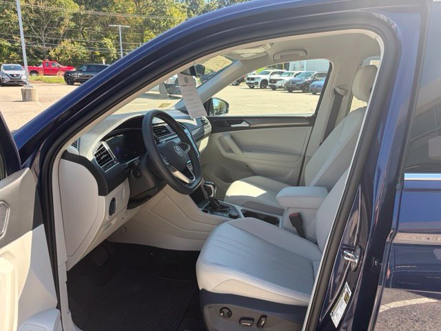 Certified 2024 Volkswagen Tiguan SE AWD/4WD image 19