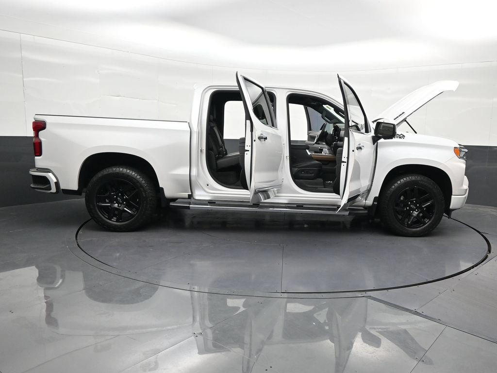 Used 2022 Chevrolet Silverado 1500 High Country w/ High Country Premium Package AWD/4WD image 33