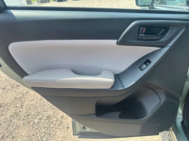 Used 2017 Subaru Forester 2.5i AWD/4WD image 22
