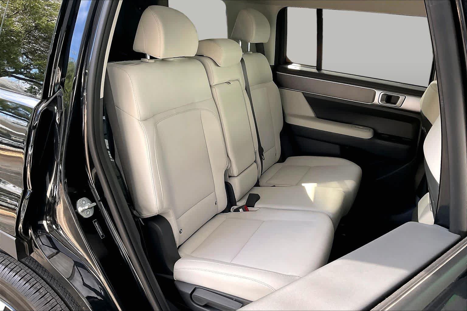Certified 2025 Hyundai Santa Fe SE FWD image 20
