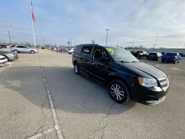 Used 2016 Dodge Grand Caravan SXT FWD image 45