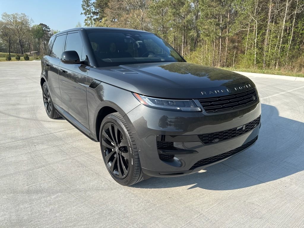 Used 2025 Land Rover Range Rover Sport SE image 7