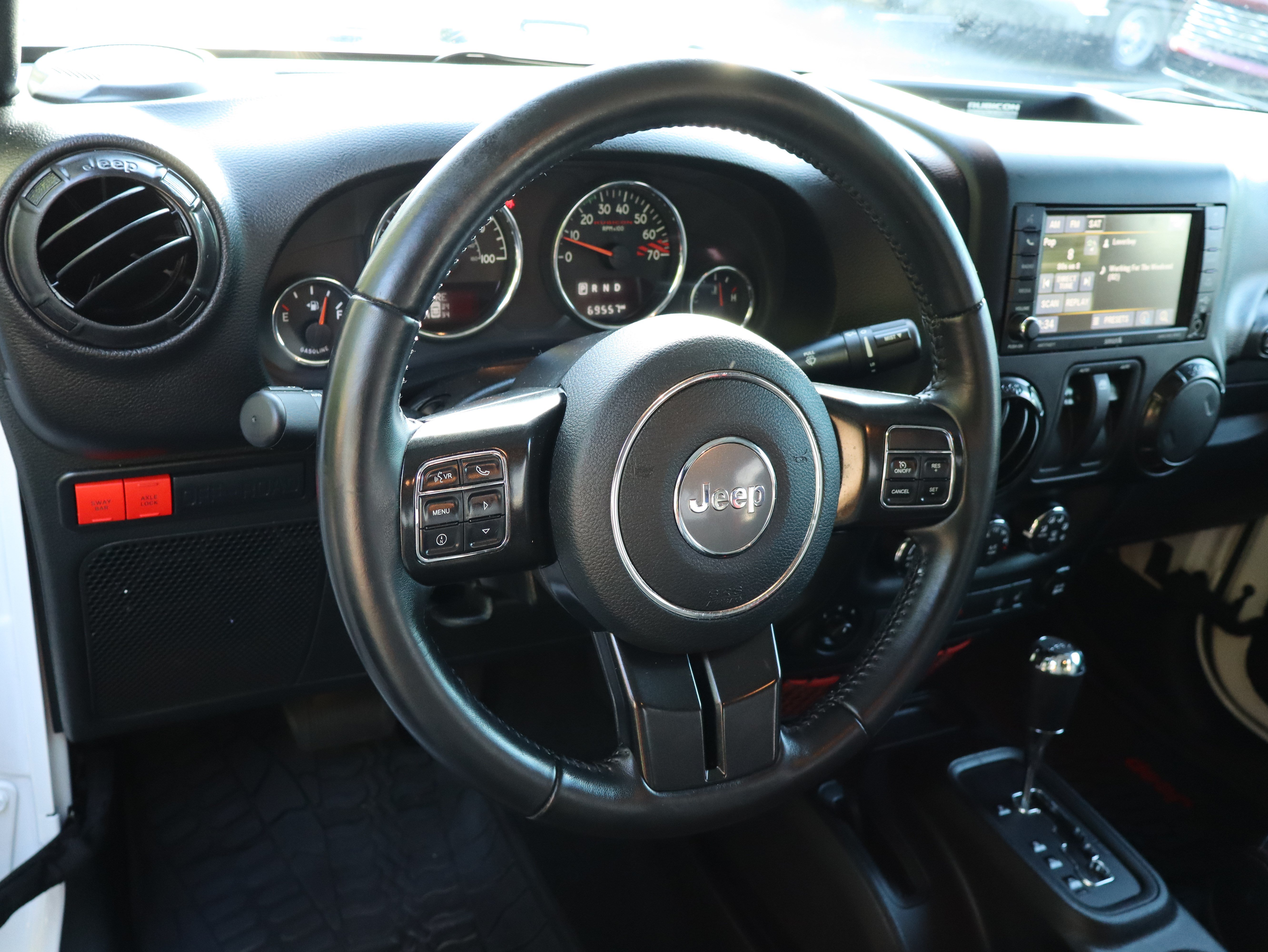 Used 2018 Jeep Wrangler Rubicon AWD/4WD image 23