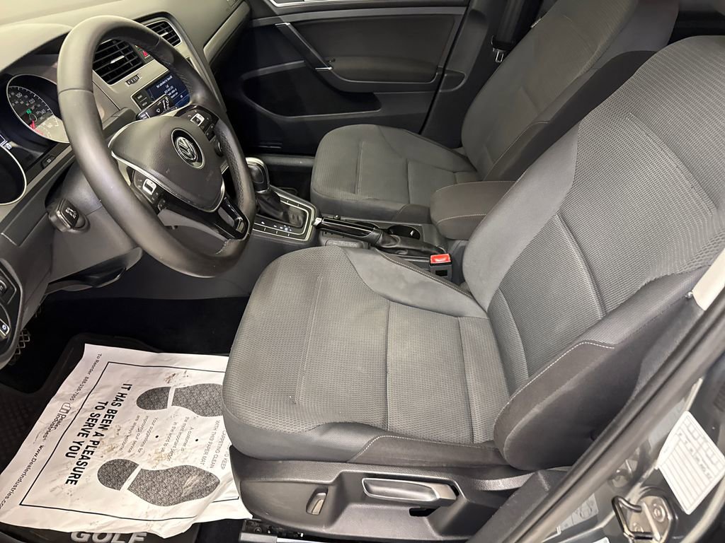 Used 2016 Volkswagen Golf S image 17