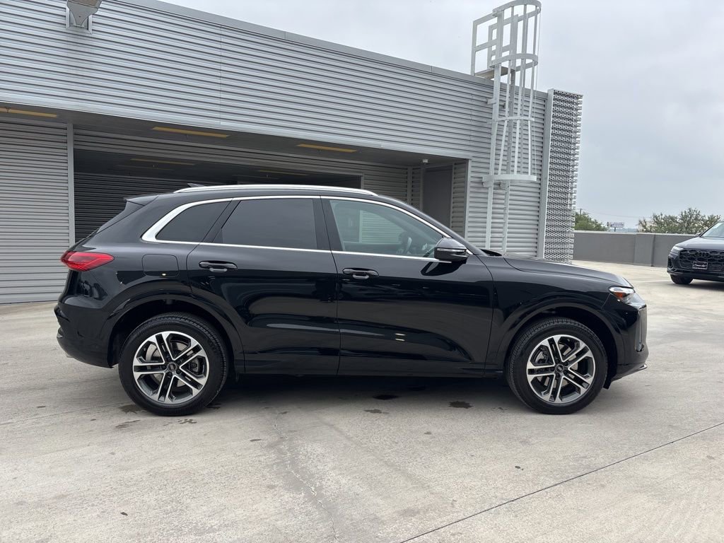 Used 2025 Audi Q5 Premium w/ Convenience Package AWD/4WD image 4